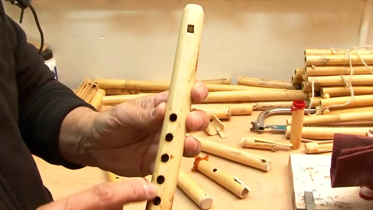 Instrumentos musicales muisca hechos a mano